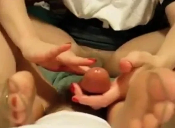 Daisy in sheer pantyhose gives a baby oil handjob