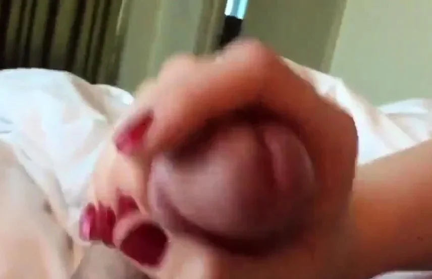 Molly gives me a nice handjob