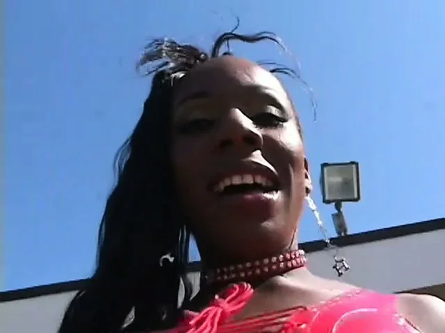 Big-breasted chocolate jades show their tasty holes and suck amazing dong