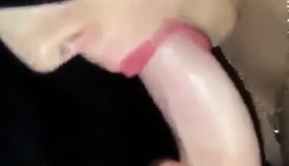 Syrian girlfriend sucking