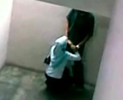 malay-skodeng awek tudung hijab kat tangga
