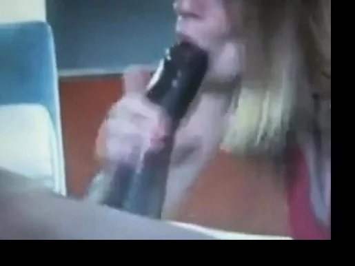 girl loves sucking a hung jamaican cock