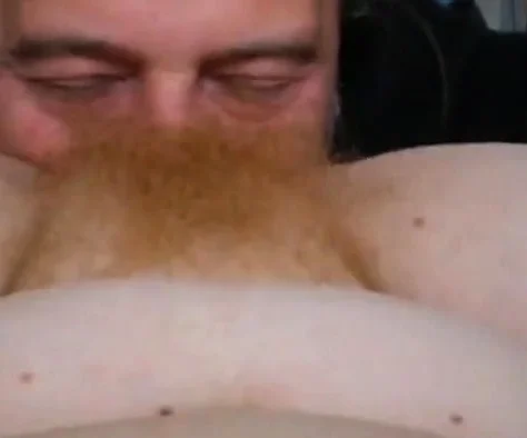 femme rousse masturbation