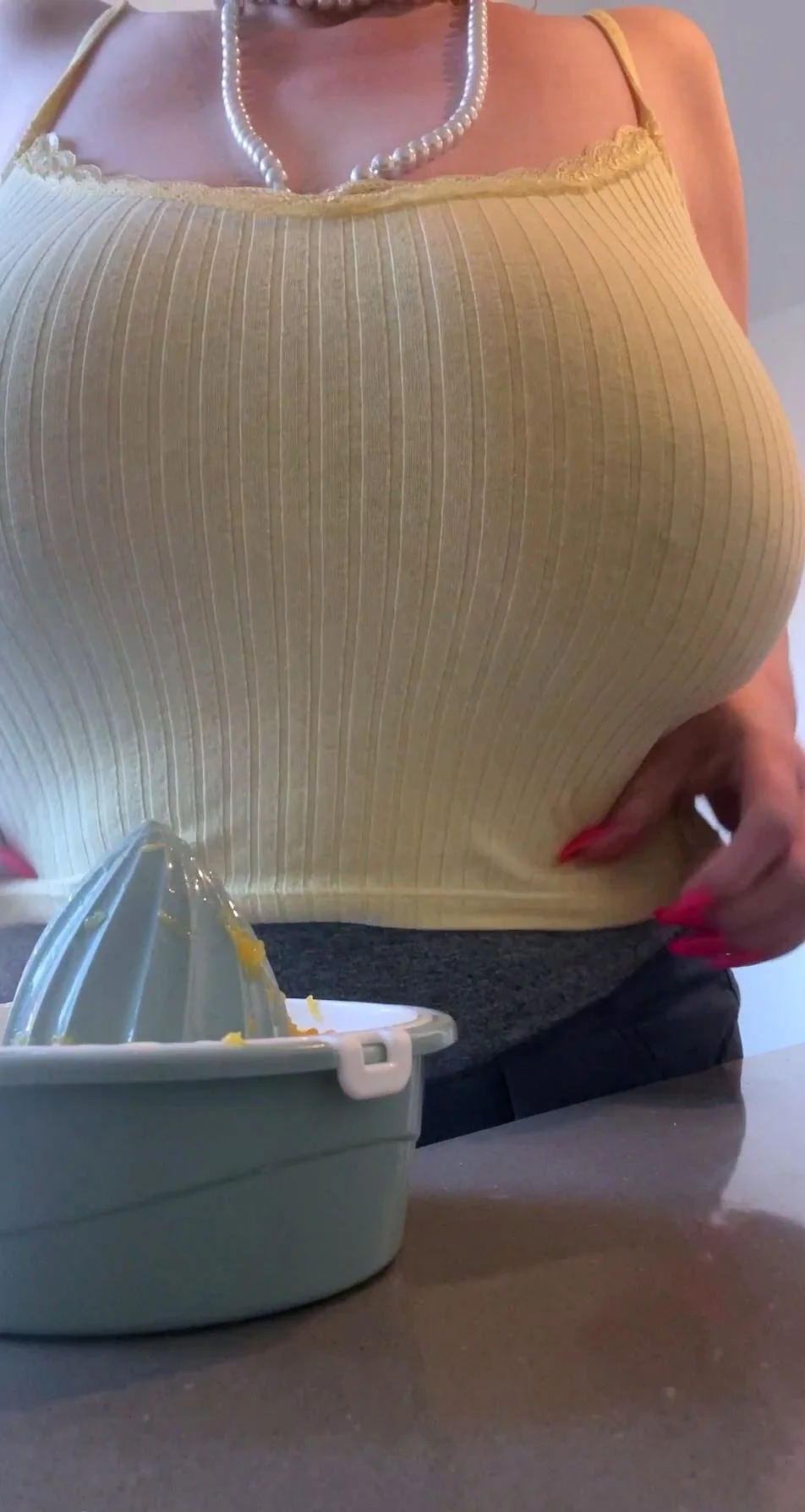 Big boobs milf masturbates with her dildo
