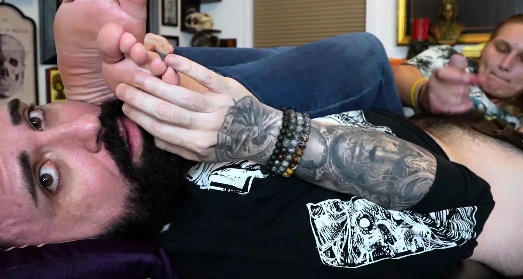 Amateur Foot Fetish Girlfriend Sucks and gives a Footjob