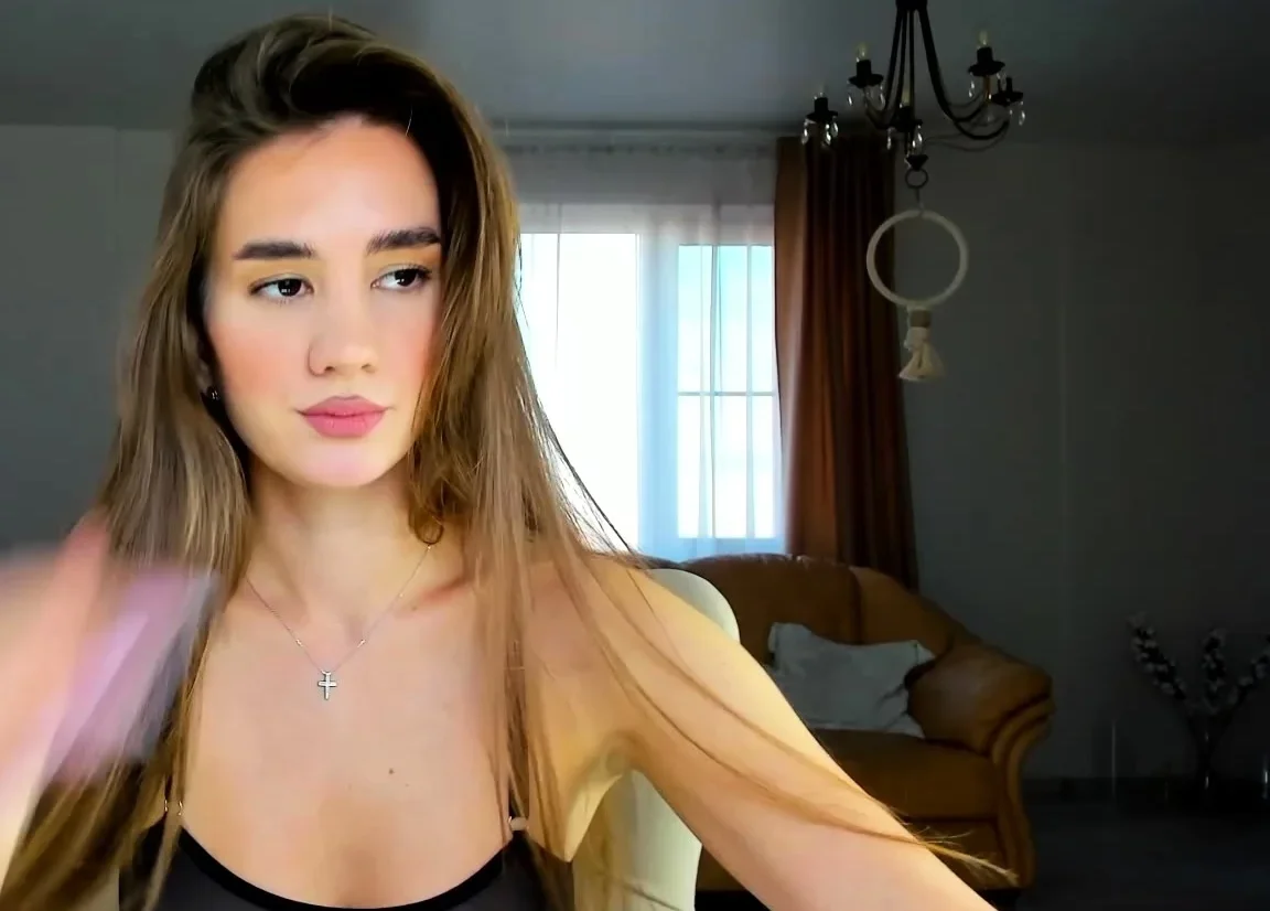 Amateur Webcam Teen Masturbates And Teases