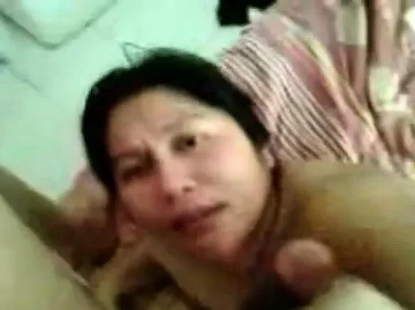 mama jago isap kontol