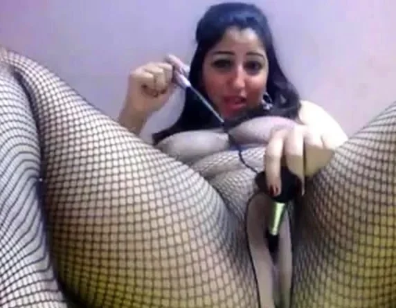 Arab Egyptian slut in a cam show
