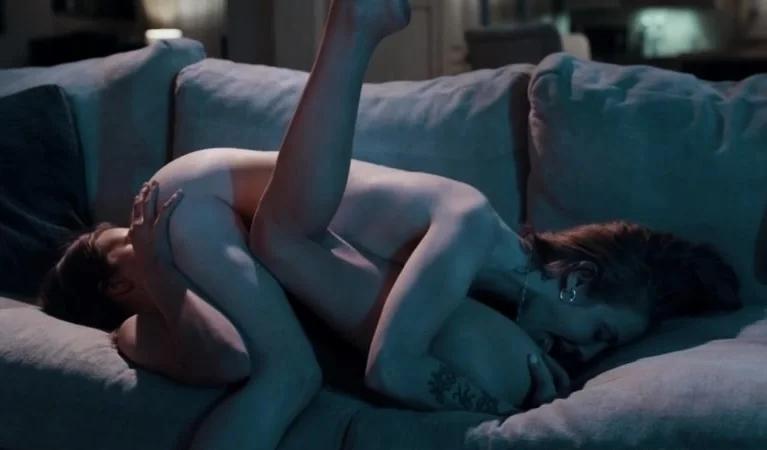 Two Slutty Babes enjoys eating their pussies