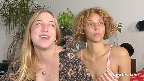 Geile Blondine Aus Suddeutschland Wird Ganz Schon Von Freundin Verwohnt
