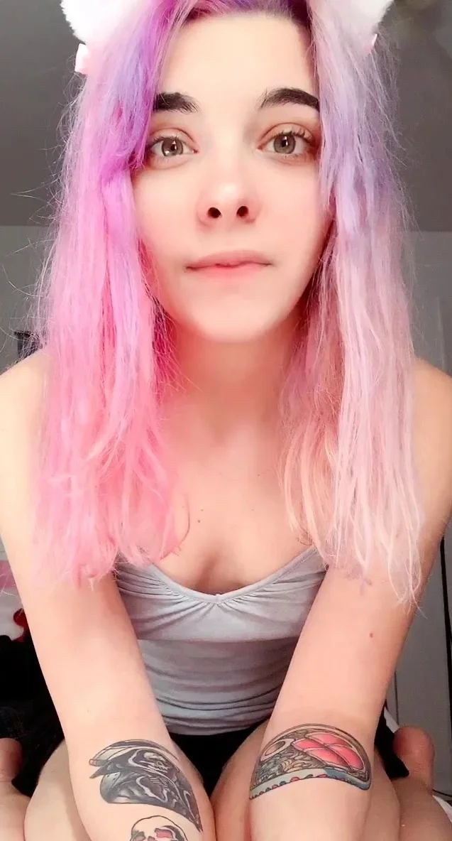 Amateur Webcam Teen Masturbates And Teases