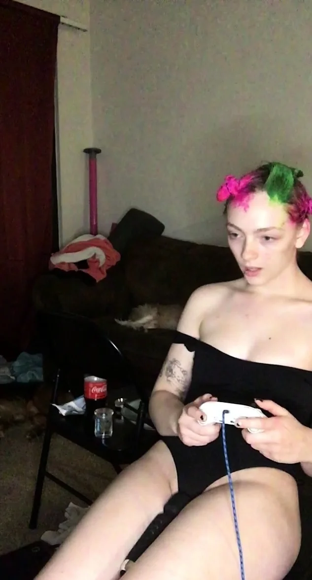 Amateur euro teen enjoys anal play with her toy