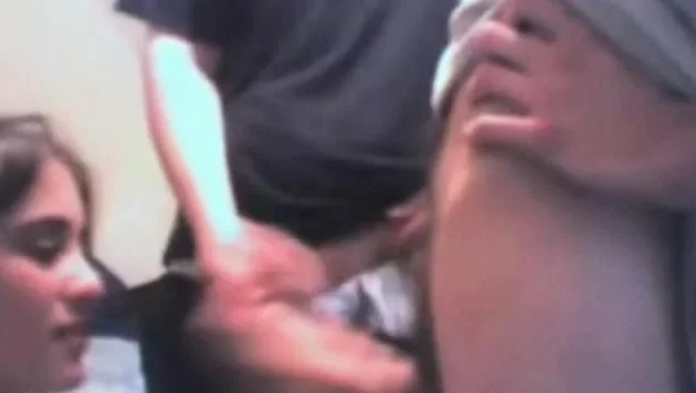 Girlfriend get double facial on webcam