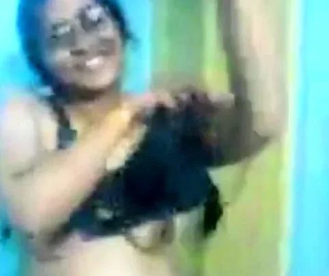 Desi girl wearing bra