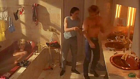 Natascia Paolucci,Tatjana Van Zanten,Tatjana Simic,Apollonia Van Ravenstein,Tina Shaw in Flodder (1986)