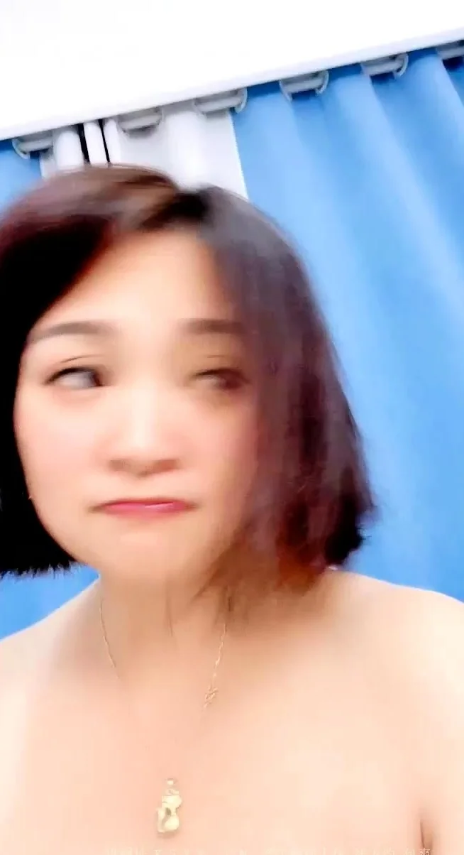 Young sweet Asian fingering hairy pussy visit her live
