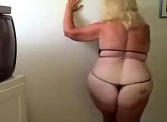 BBW granny dance on webcam