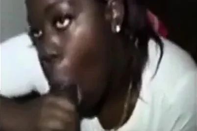 African mama sucks an anaconda