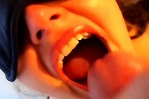 Mouth cum swallow