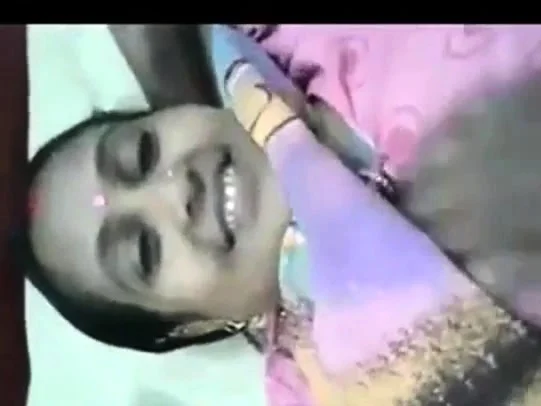 Aunty showing