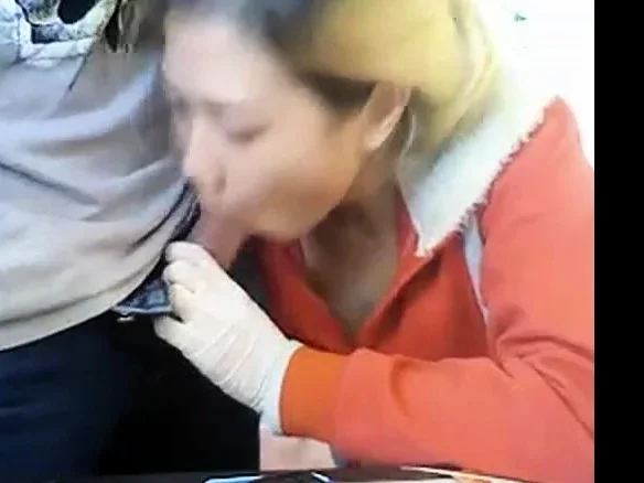 Em gai Dong Nai an chuoi
