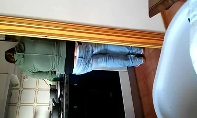 mentre cucina