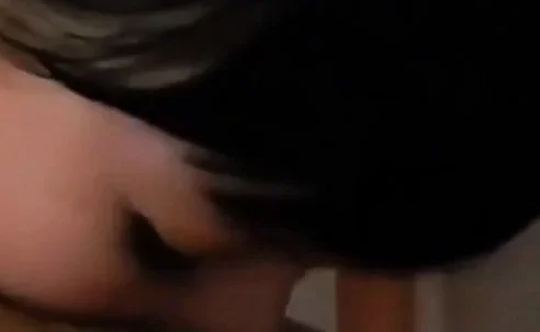 Deutsche Schlampe schluckt Pisse und Sperma