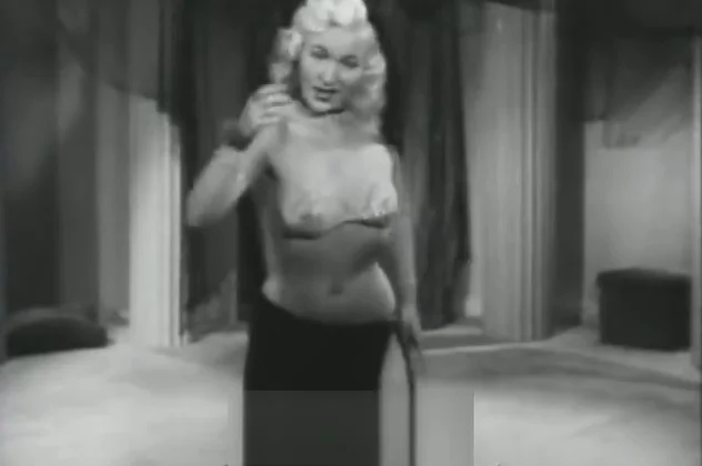 Mae Blondell Adores Being Seductive