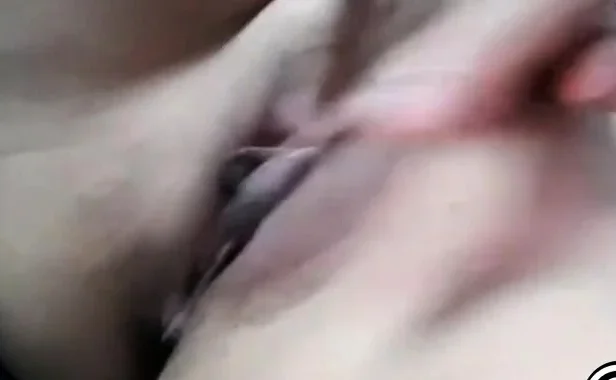 Thai girl masturbate
