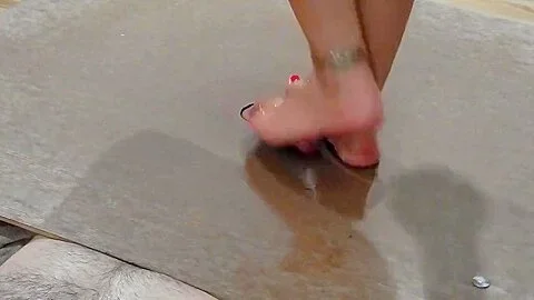 Slow cockcrush dancing with cumshot